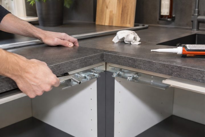 Réussir une jonction de plan de travail en angle