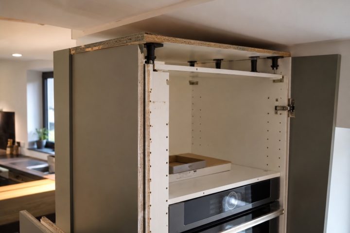Peut-on raccourcir une colonne trop haute pour un plafond abaissé ?