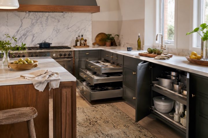 Tiroirs ou portes en bas : que choisir pour ses meubles ?